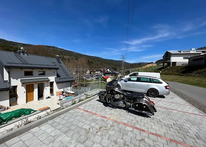 U Kralika, Apartman H, 3 Samostatne Loznice - Mezonet, Vlastni Parkovani, 50 Metru Od Vleku , Vysousece Bot V Lyzarne